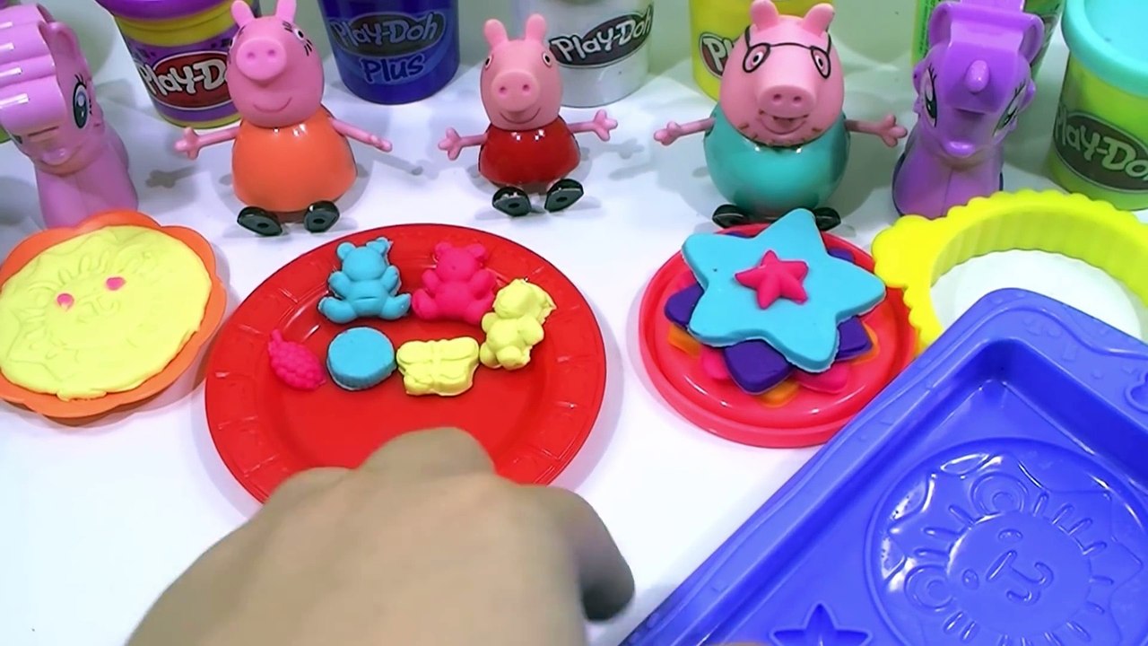 Play Doh Cream Cake - Make cookie en fete with peppa pig español toys - Funny video for kids