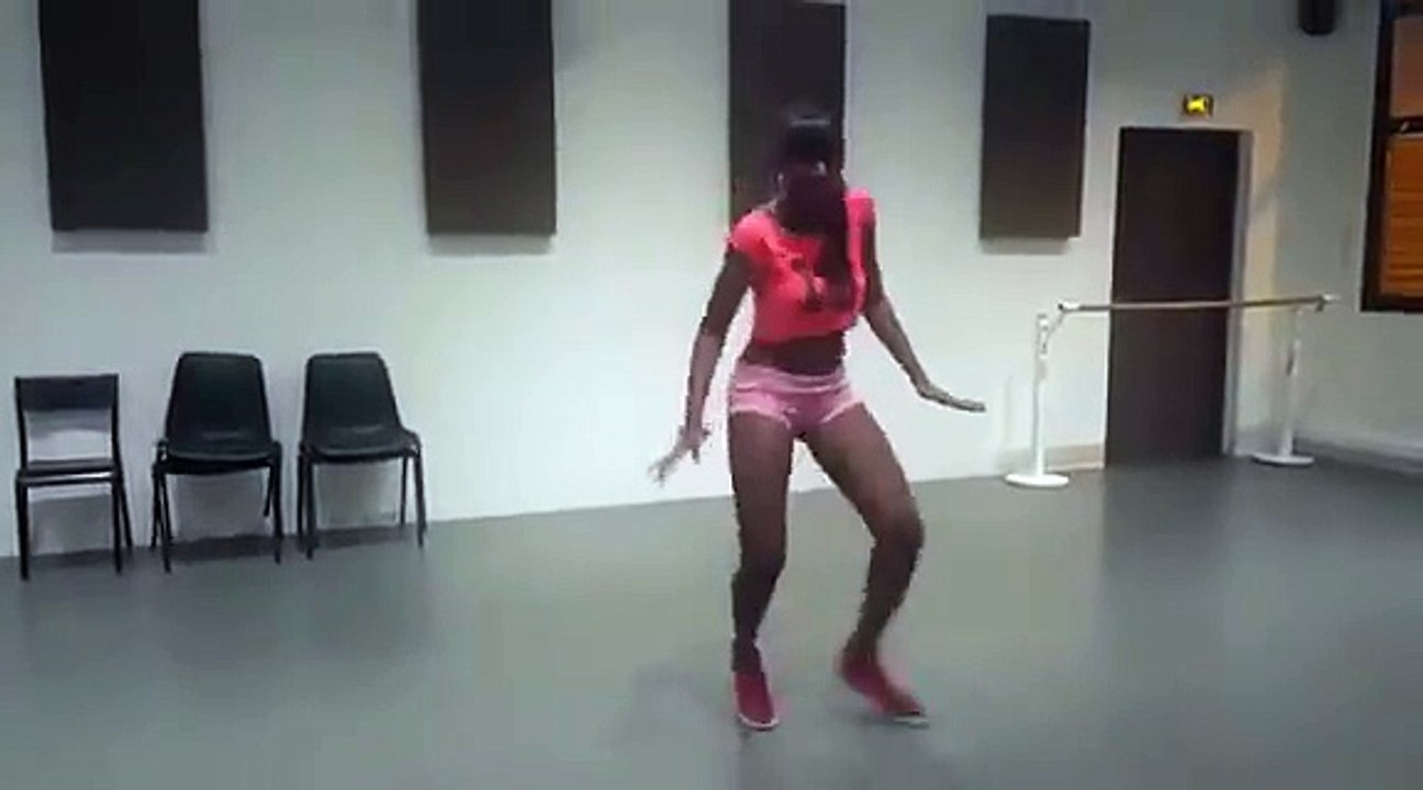 Superbe Belle Danse d'une Gabonaise
