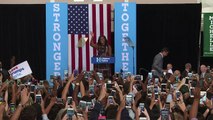 Michelle Obama hace primera aparición oficial en apoyo a Clinton