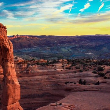 The Desert - Hiphop music that reminds you of a positive and clean version of Kanye West, Drake, The WEEKND, Fetty Wap, Chance The Rapper, Kid Cudi, NICKI MINAJ, J. COLE, FUTURE, WIZ KHALIFA, KENDRICK LAMAR, SILENTO, MEEK MILL, BIG SEAN, RAE SREMMURD, B