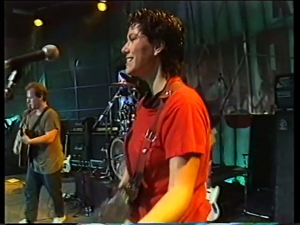 PIXIES - WHERE IS MY MIND? (Live) 1988