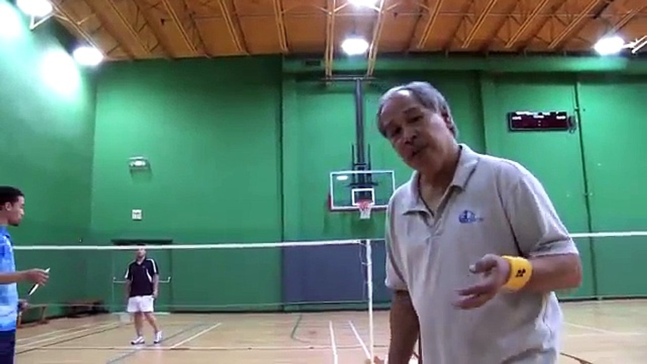 How To Do Different Serves - Badminton Tips-IIevvpYwIvc