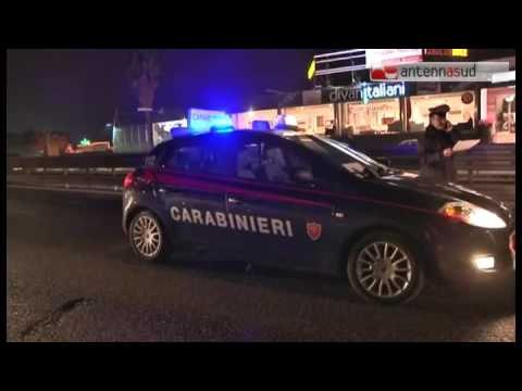 16.09.2016 Incidente stradale a Massafra Scoppia pneumatico, camion finisce contro 4 auto
