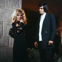 Eski Sevgili Emel Sayın'dan Tarık Akan'a Duygusal Veda