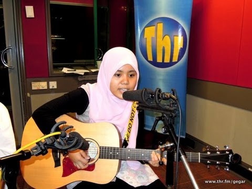 Sahabat - NAJWA LATIF