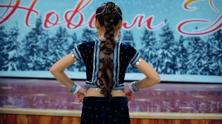 Little Belgian Girl dancing on Indian song! Aaja Nachle!!