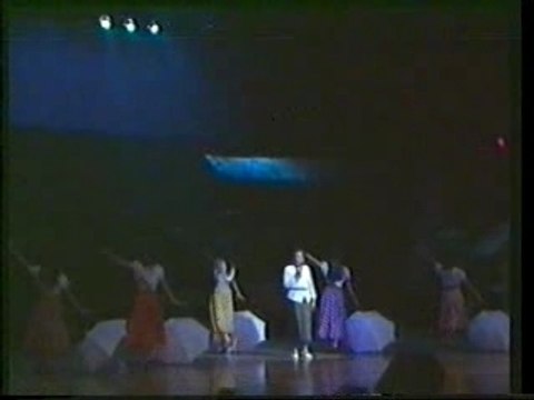 น้ำตาในสายฝน - สุวารี เอี่ยมไอ