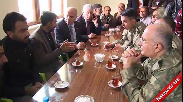 Başbakan Binali Yıldırım'dan Şehit Korucuların Köylerine Ziyaret