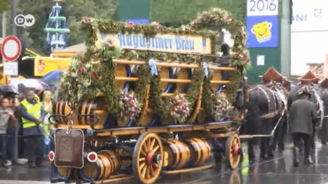 Реки пива в Баварии: открылся ежегодный Октоберфест (17.09.2015)