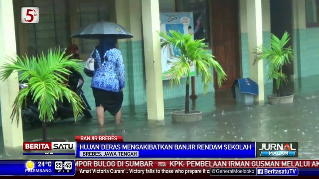 Banjir Akibat Hujan Deras Rendam Sejumlah Sekolah di Brebes