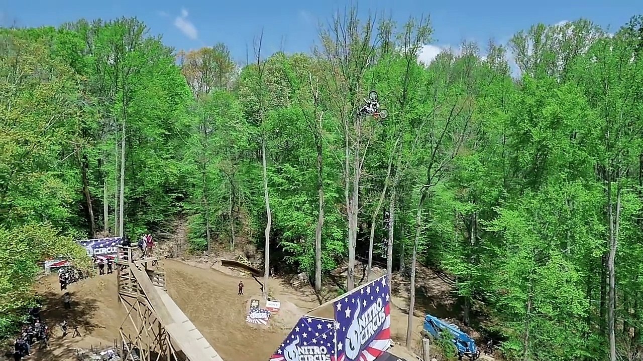 World's First Reclining Sofa Chair Jump - Crum