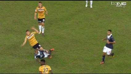 Diego Rolan Sent Off For Really Insane Tackle vs Angers!