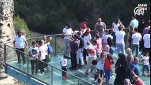 Türkiye'nin ilk cam seyir terasına ziyaretçi akını | Haber Videoları