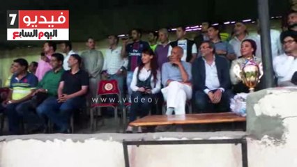 خالد يوسف يقود مباراة كرة قدم بين نواب البرلمان وأهالى كفر شكر