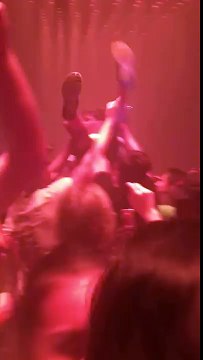 14 YEAR OLD CROWD SURFING AT KANYE WEST SAINT PABLO TOUR