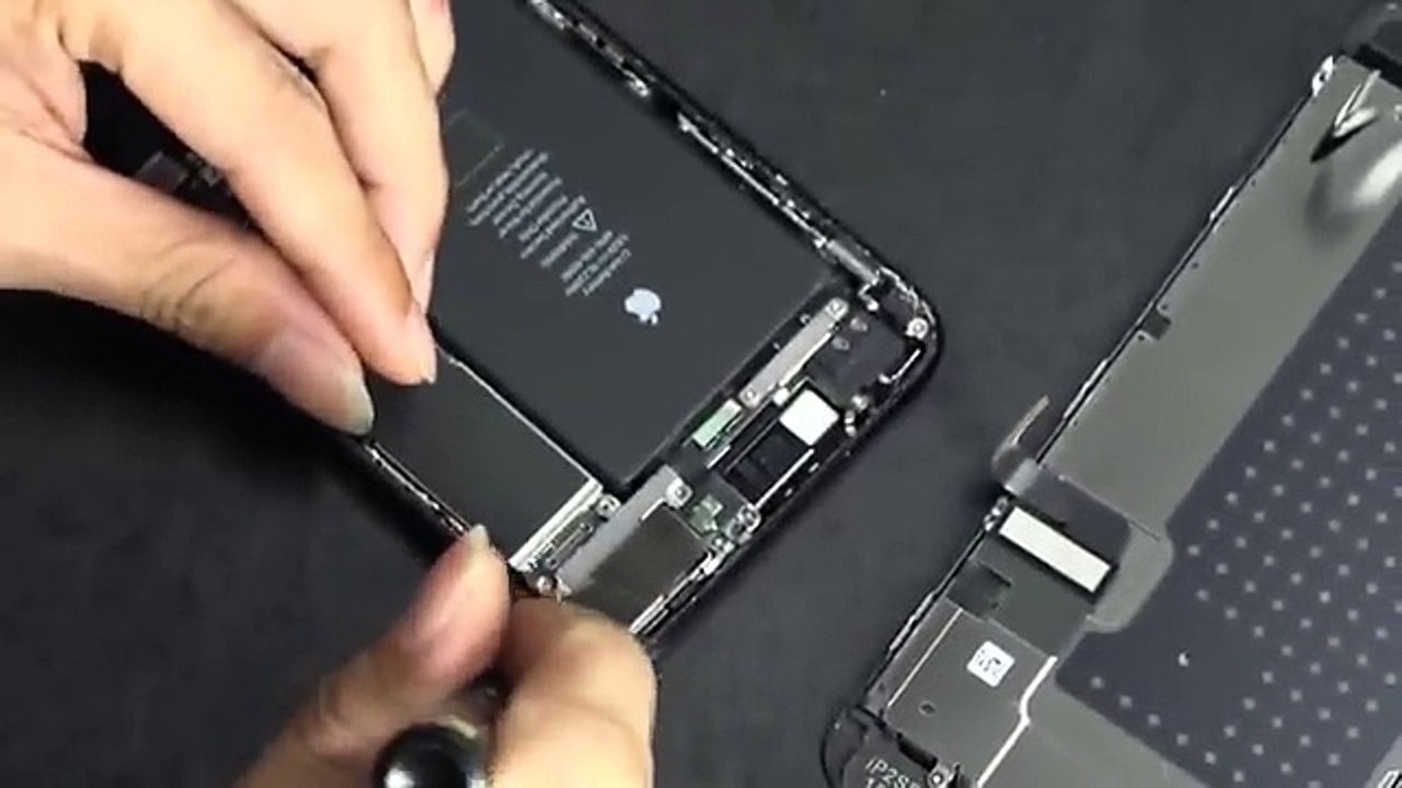 iphone 7 Plus rape Video watch at your own risk