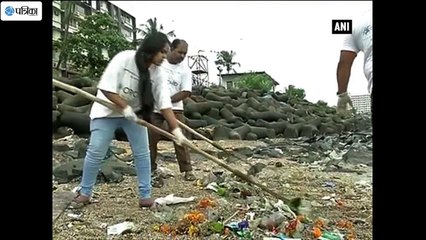 Day After Ganpati Visarjan, Mumbai Residents Take Part In Beach Cleaning Drives