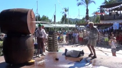 Kemer'de Renkli Oktoberfest Kutlaması