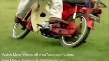 Molvi saab ka bike pa stunt daikhain