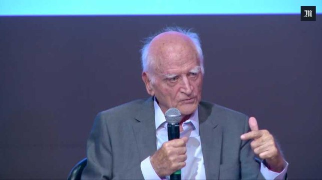 Conversation avec Michel Serres : les fabricants de cigarettes sont un million de fois plus dangereux que Daesh