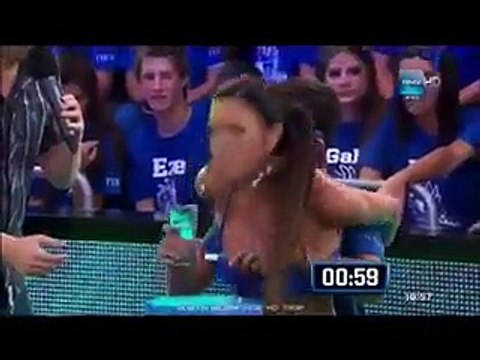 Le jeu TV où des filles à fortes poitrines se font brosser les dents par un inconnu