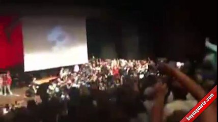 Ahmet Necdet Sezer alkışlarla karşılandı