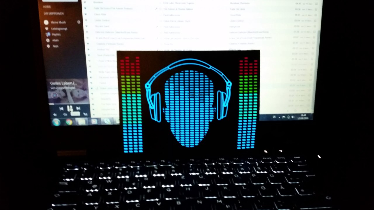 Music sensitive T-Shirt LED-Display