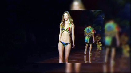 Model Falls Down. Brazil Fashion Week. Best Funny fashion show