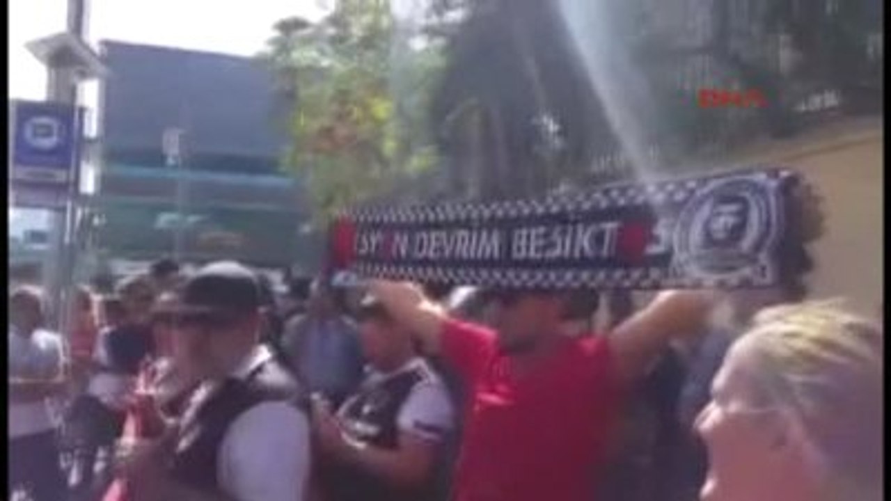 Beşiktaş?ın Ünlü Taraftar Grubu Çarşı da Tarık...