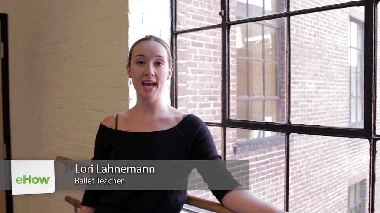 How to Do a Proper Fouette Turn in Ballet en Pointe _ Advanced Ballet_ Partnering & Pointe