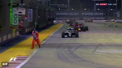 [คลิป] หนีตาย! “มาร์แชล” โกยแน่บหนีรถเอฟวัน “สิงคโปร์ จีพี”