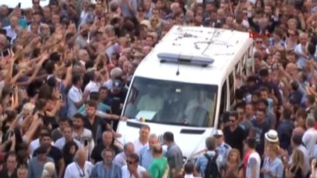 Tarık Akan'ın Cenazesi Toprağa Verildi