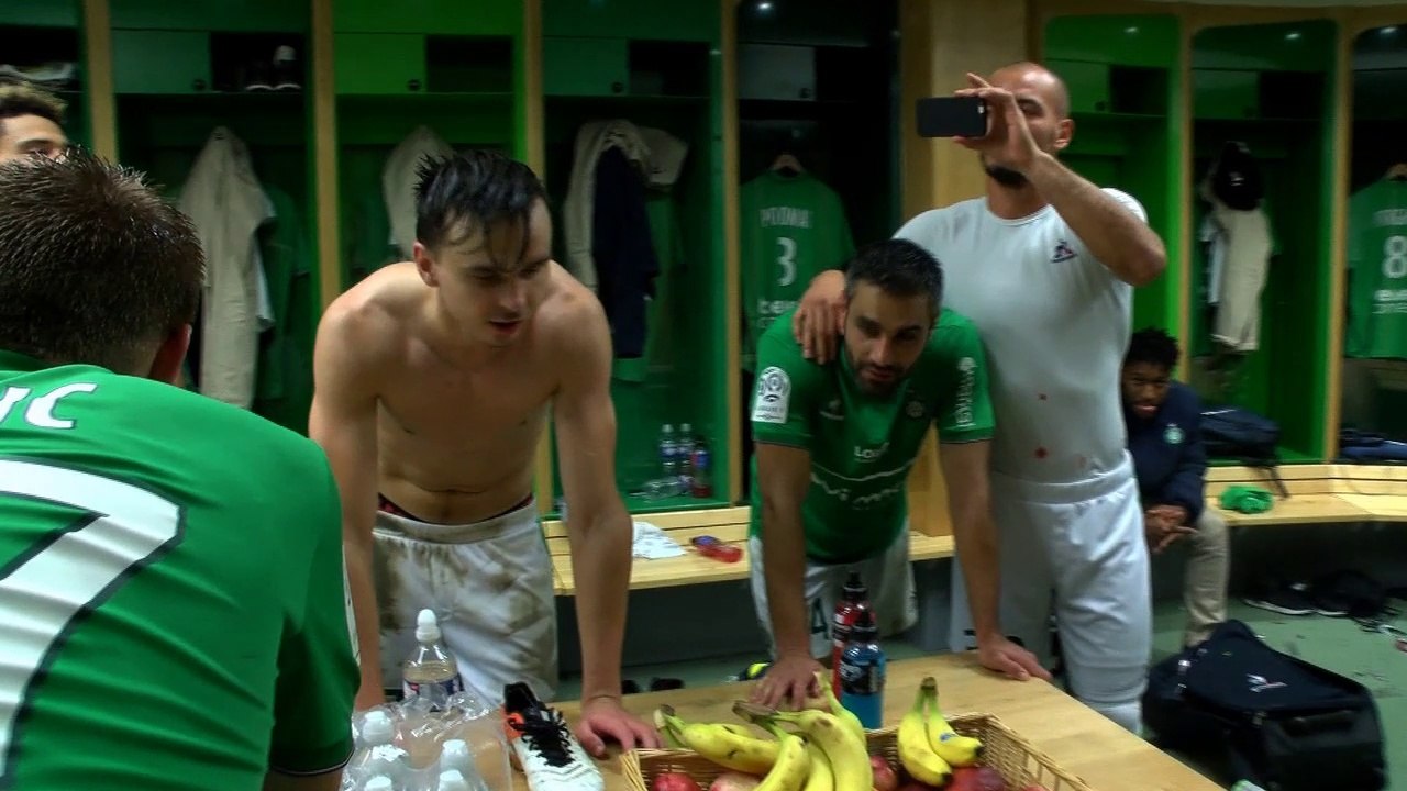 "Chut !... Oooh, Saint-Etienne... "