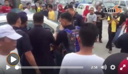 Video: Warga asing ragut rantai emas teruk dipukul