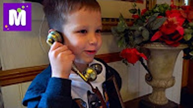 Мистер Макс и Мисс Кети ВЛОГ едем на машине с правым рулем в Альтон Тавер покупаем еду на заправке и какашки на подушке