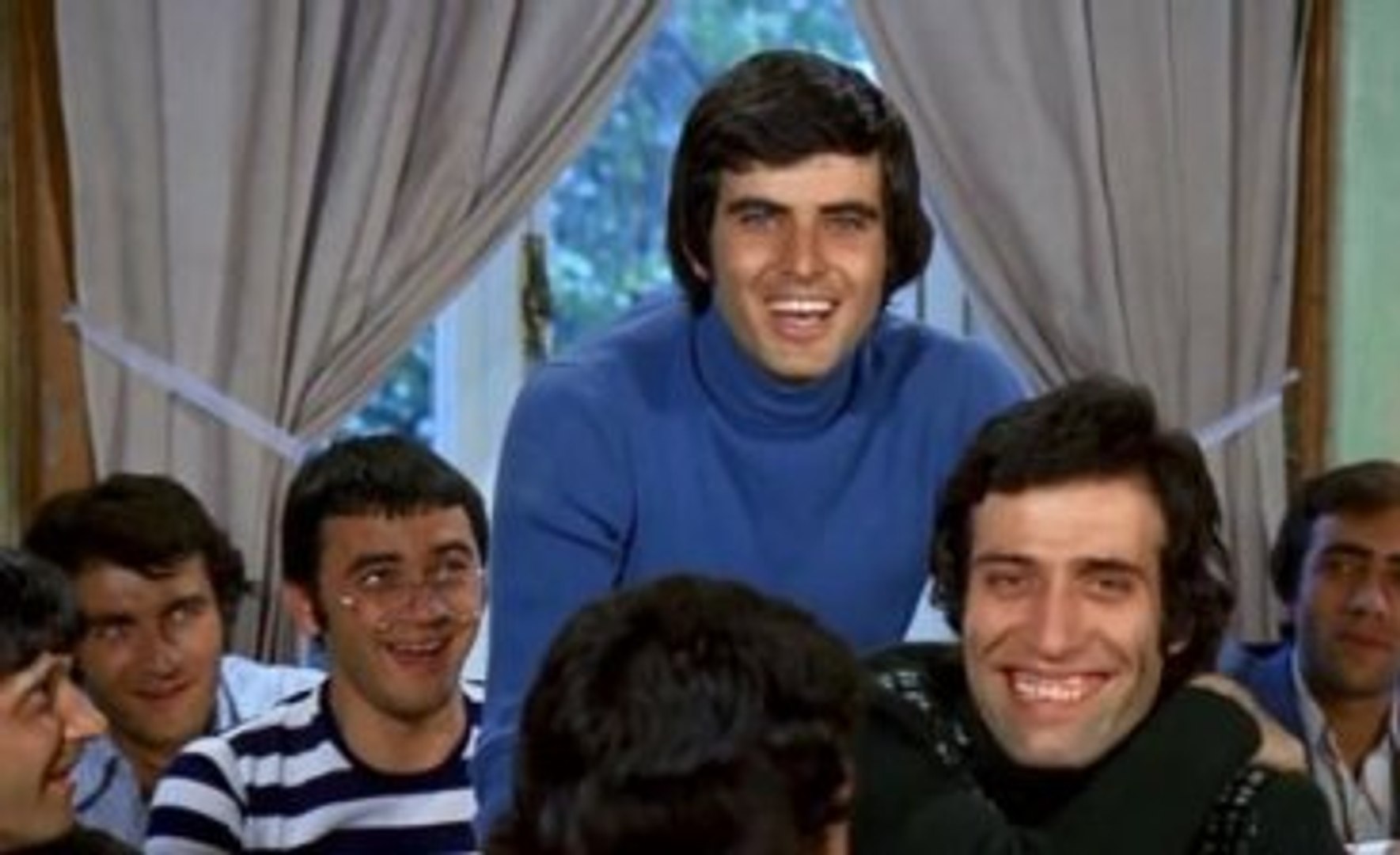 Tarik Akan Kus Ayrildik Dedigi Kemal Sunal A Kavustu Dailymotion Video