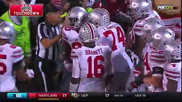 Ce joueur de foot US fait une reception de dingue et enchaine avec un touchdown !