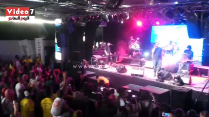 بالفيديو.. كايروكى يغنى "السكة شمال" لايف