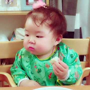 Cô bé Nhật mũm mĩm vừa ngủ vừa ăn khiến dân mạng xuýt xoa vì quá đáng yêu 2