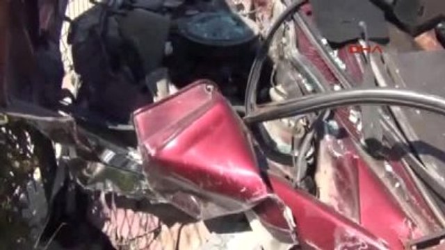 Bursa - İnegöl?de Polis Aracı ile Otomobil Çarpıştı 1?i Polis 6 Yaralı