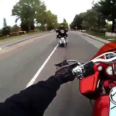 Wheelie en harley davidson