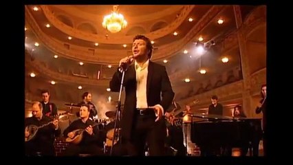 μα τις φωτογραφίες σου κρατάω για να ζήσω...