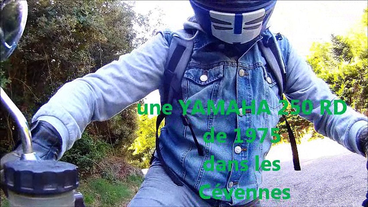 un tour en YAMAHA 250 RD de 1975 dans les Cévennes