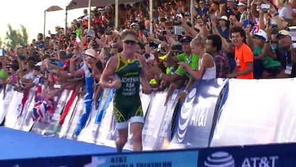 Il aide son frère qui fait un malaise en plein triathlon, à 300m de l'arrivée