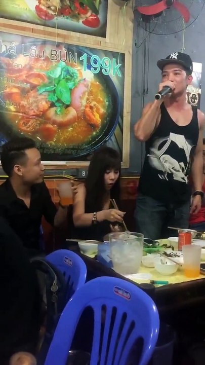 Thất kinh với chiêu trò uống rượu moi tiền của khách