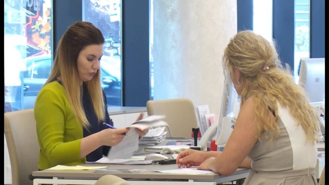 BANKAT RRISIN INTERESIN PER KREDITE E REJA NE 7 2 % PER ATA QE KERKOJNE KREDI LAJM