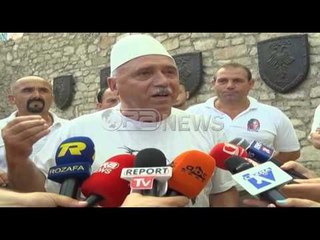 Ora News - Historianë dhe qytetarë marshim kundër denigrimit të figurës së Skëndërbeut