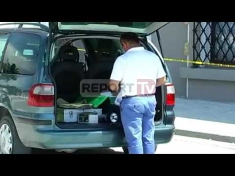 Report TV - Maskat grabisin bankën në në mes të qytetit të Vlorës