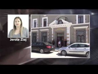 Ora News -  Maskat grabitën 6 mln lekë dhe 33.695 euro në bankë, gjendet automjeti i autorëve