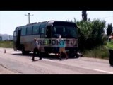 Report TV - Lushnjë, plagoset rëndë 50-vjeçari, motorri përfundon poshtë autobusit